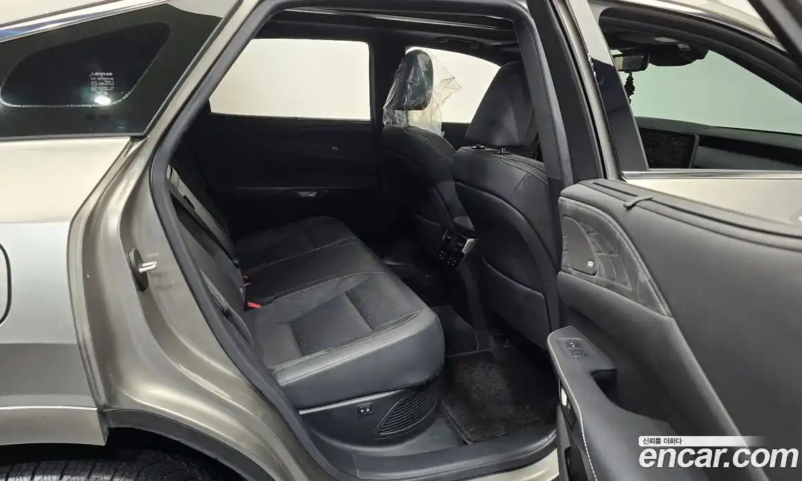 Lexus RX 2024 2.5 Автомат в Москве № 198783, фото 5