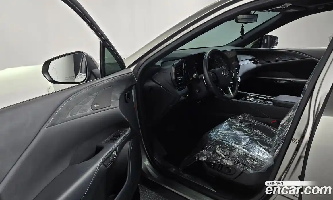 Lexus RX 2024 2.5 Автомат в Москве № 198783, фото 7