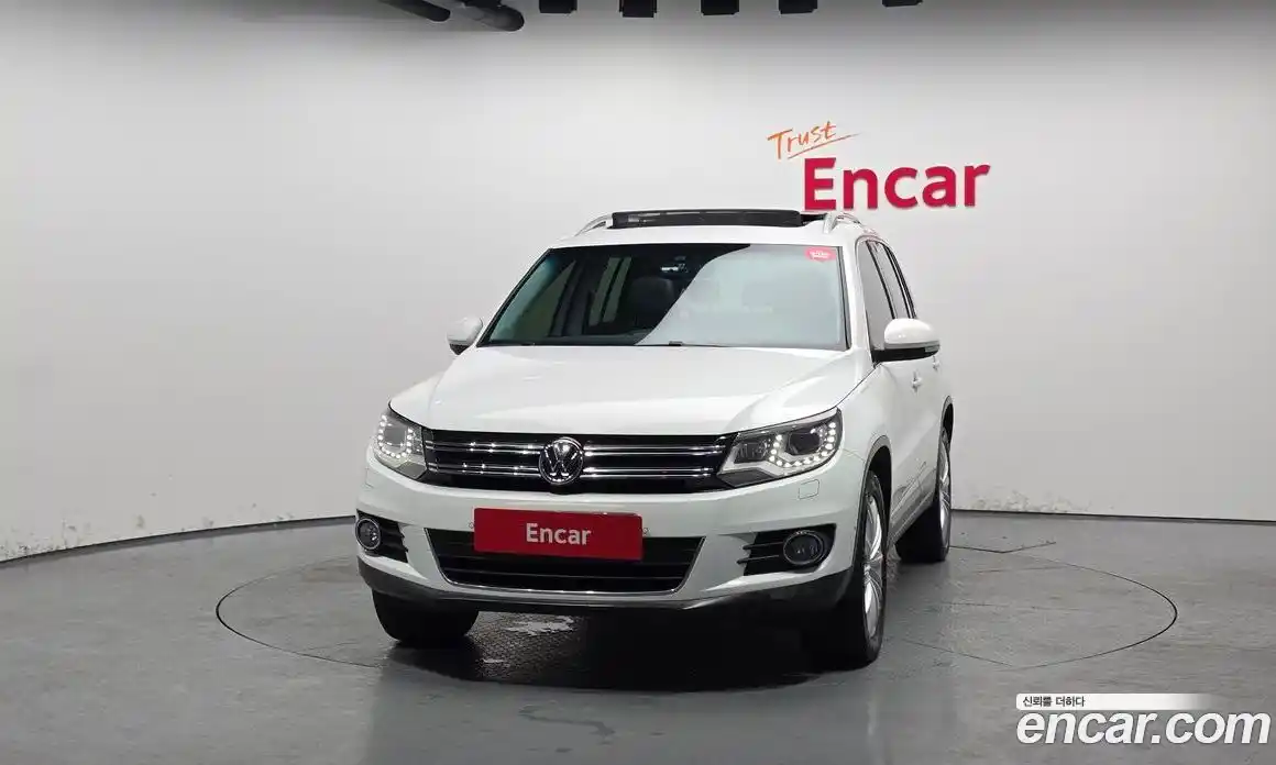 Volkswagen Tiguan 2014 2.0 Автомат в Москве № 199238, фото 1