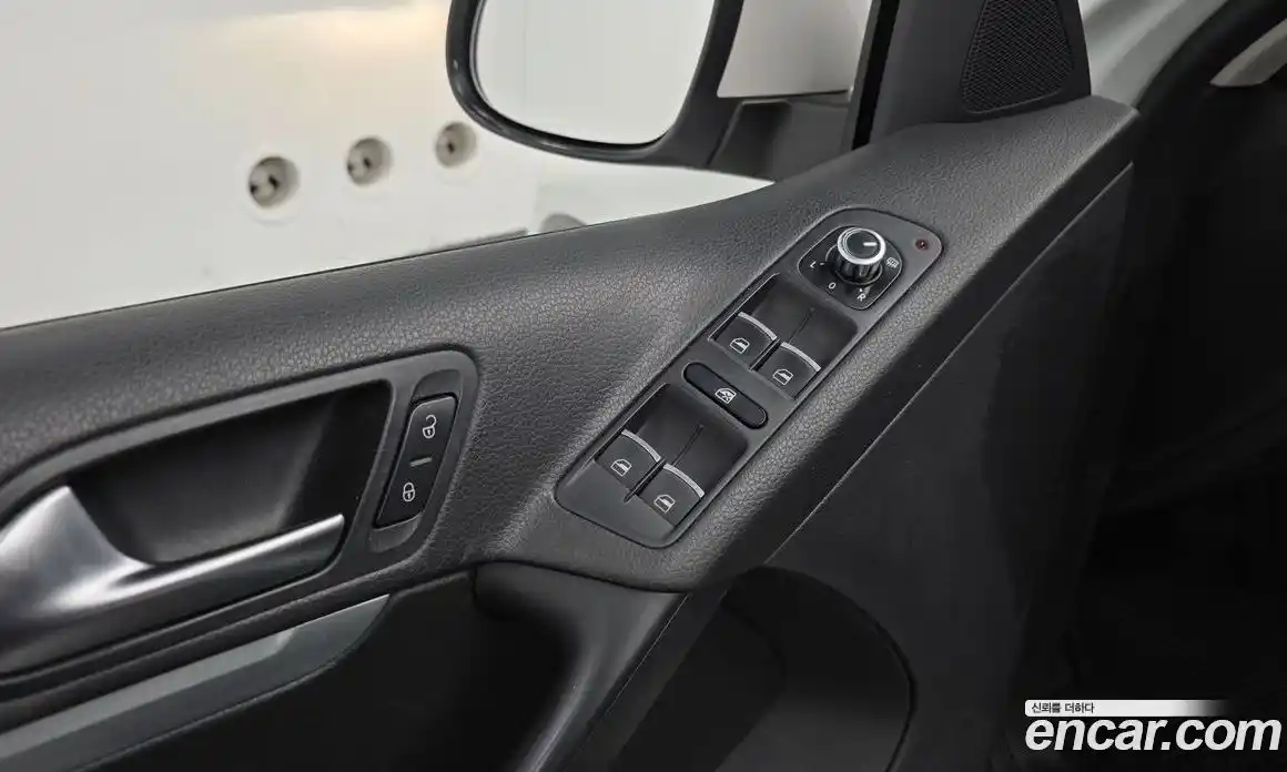 Volkswagen Tiguan 2014 2.0 Автомат в Москве № 199238, фото 16