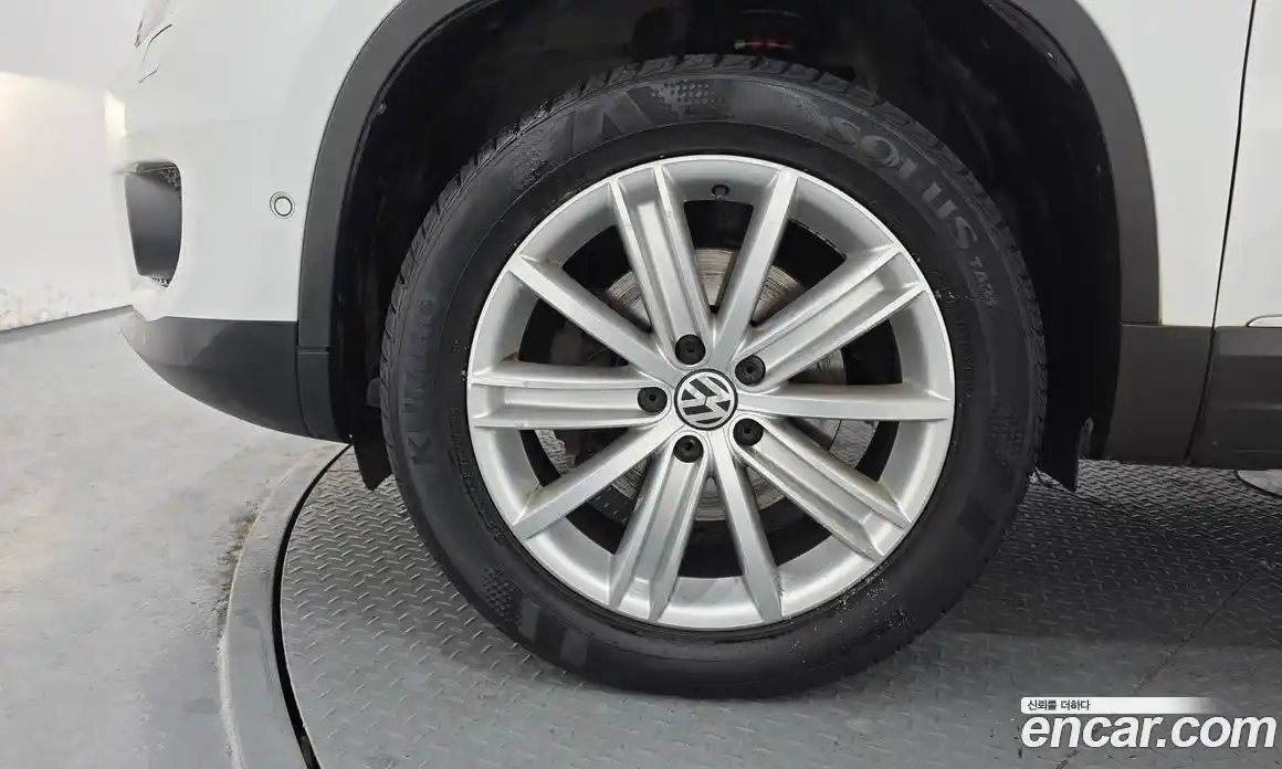 Volkswagen Tiguan 2014 2.0 Автомат в Москве № 199238, фото 19