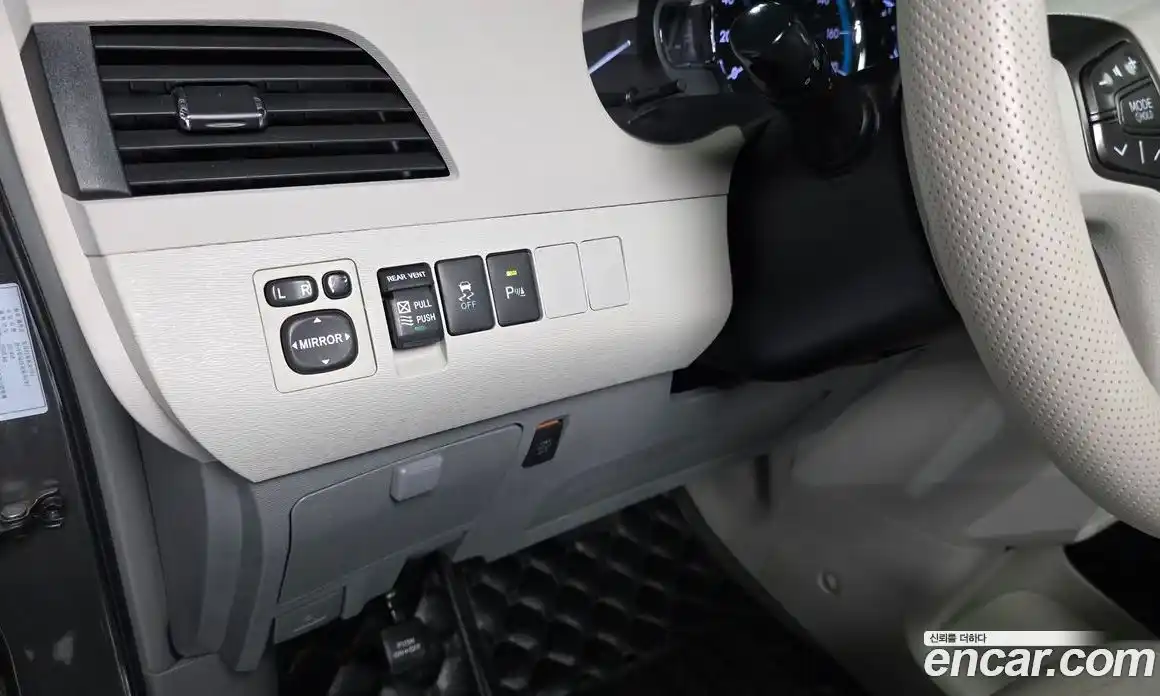 Toyota Sienna 2014 3.5 Автомат в Москве № 199672, фото 11