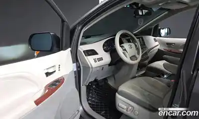 Toyota Sienna 2014 3.5 Автомат в Москве № 199672, миниатюра 9