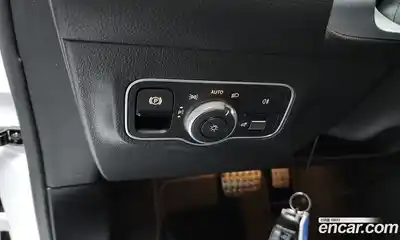 Mercedes-Benz GLB-Class, 2023