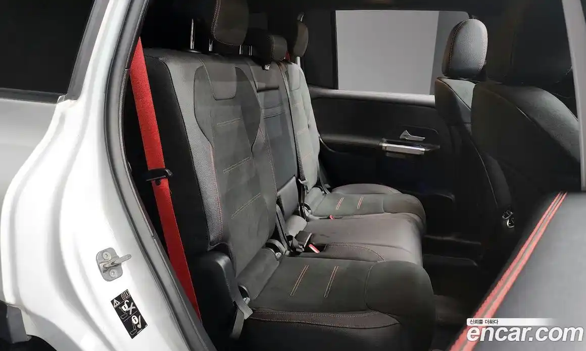 Mercedes-Benz GLB-Class 2023 2.0 Автомат в Москве № 211897, фото 7