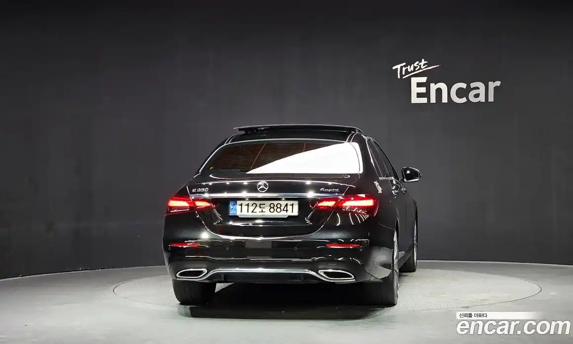 Mercedes-Benz E-Class 2022 2.0 Автомат в Москве № 212178, фото 3