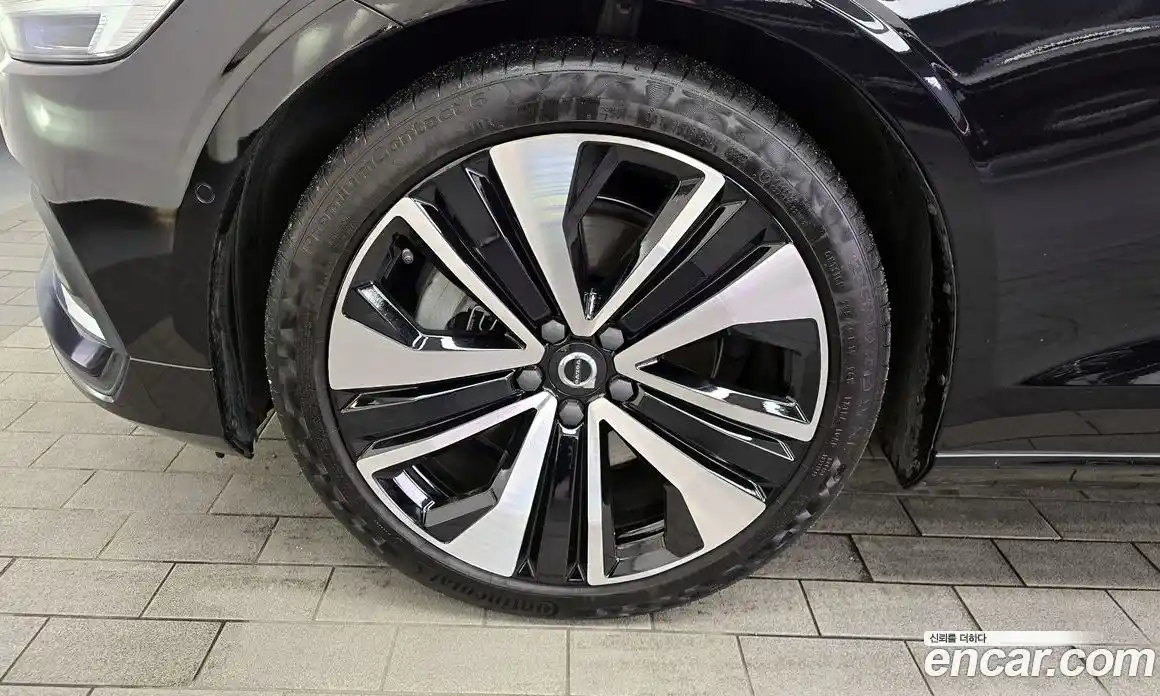 Volvo S60 2023 2.0 Автомат в Москве № 212883, фото 13