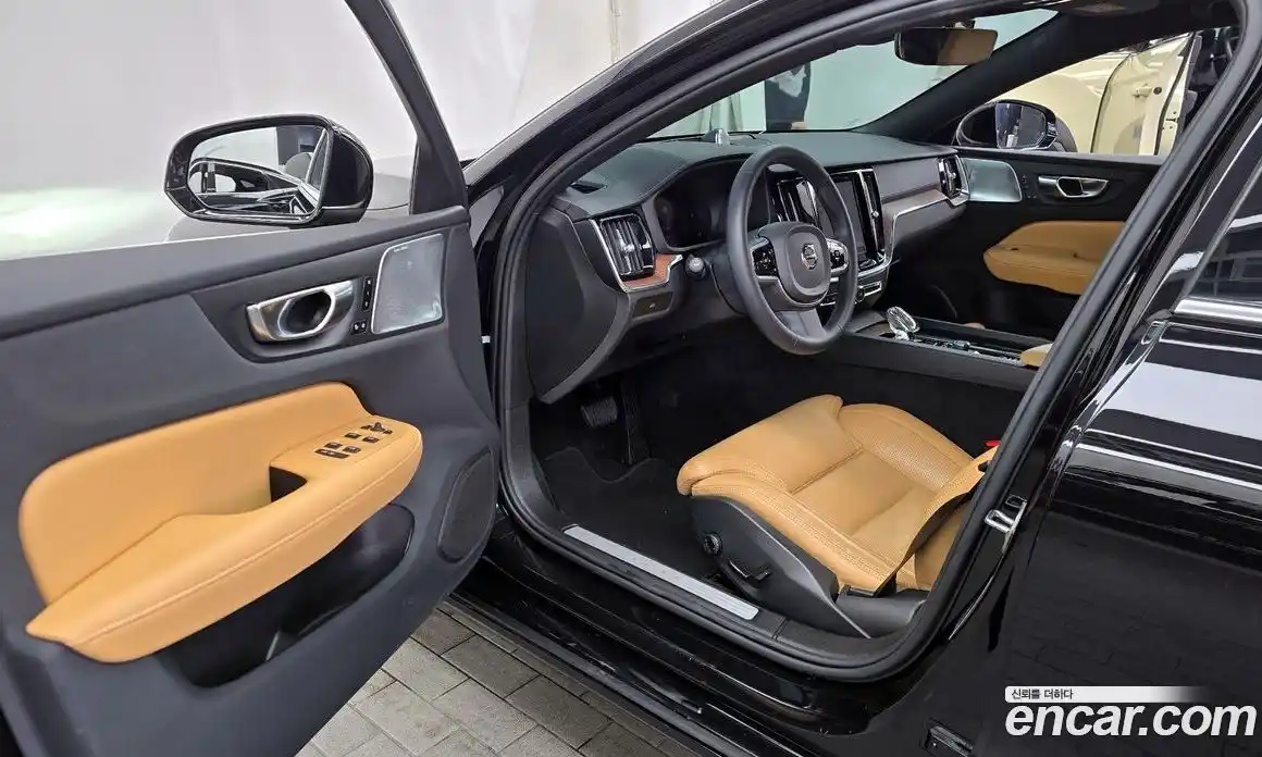 Volvo S60 2023 2.0 Автомат в Москве № 212883, фото 16