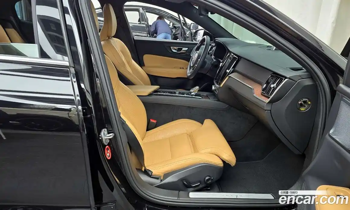 Volvo S60 2023 2.0 Автомат в Москве № 212883, фото 7