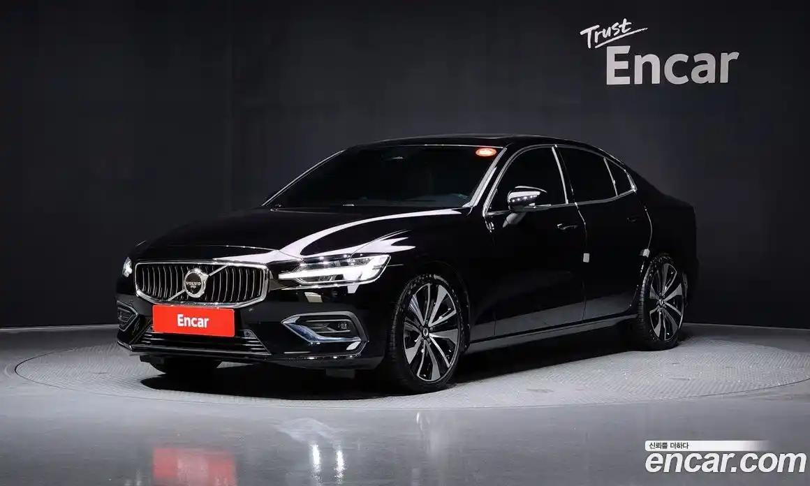 Volvo S60 2023 2.0 Автомат в Москве № 212883, фото 9