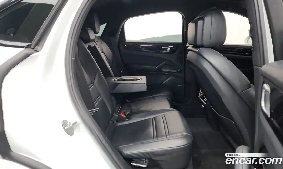 Porsche Cayenne 2021 3.0 Автомат в Москве № 213204, фото 11