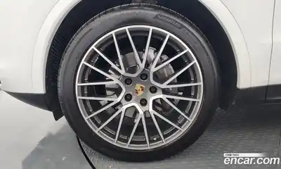 Porsche Cayenne 2021 3.0 Автомат в Москве № 213204, миниатюра 3