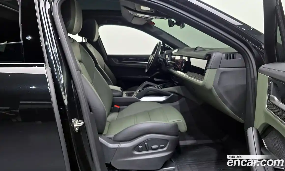 Porsche Cayenne 2024 3.0 Автомат в Москве № 213228, фото 19