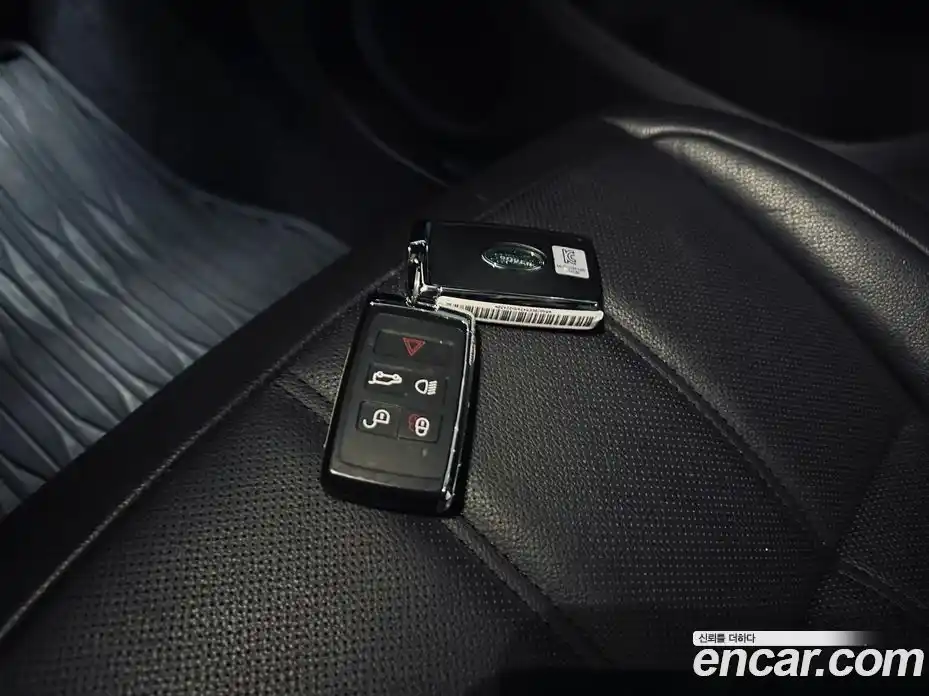 Land Rover Range-Rover Evoque 2024 2.0 Автомат в Москве № 213900, фото 11