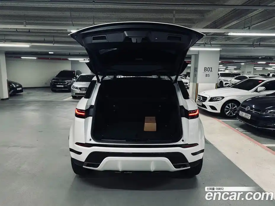 Land Rover Range-Rover Evoque 2024 2.0 Автомат в Москве № 213900, фото 5