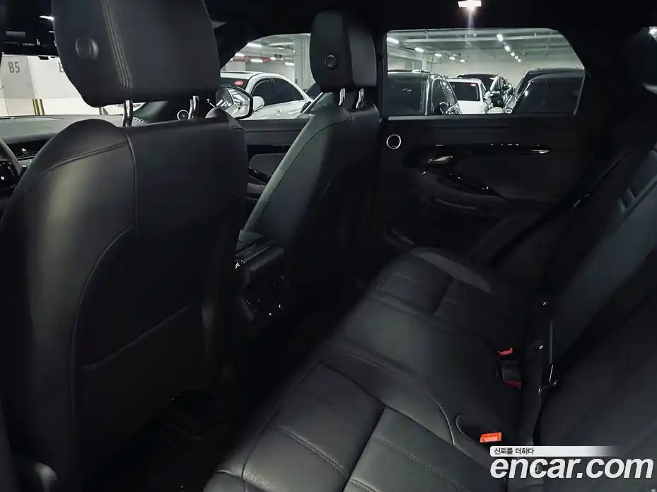 Land Rover Range-Rover Evoque 2024 2.0 Автомат в Москве № 213900, фото 9