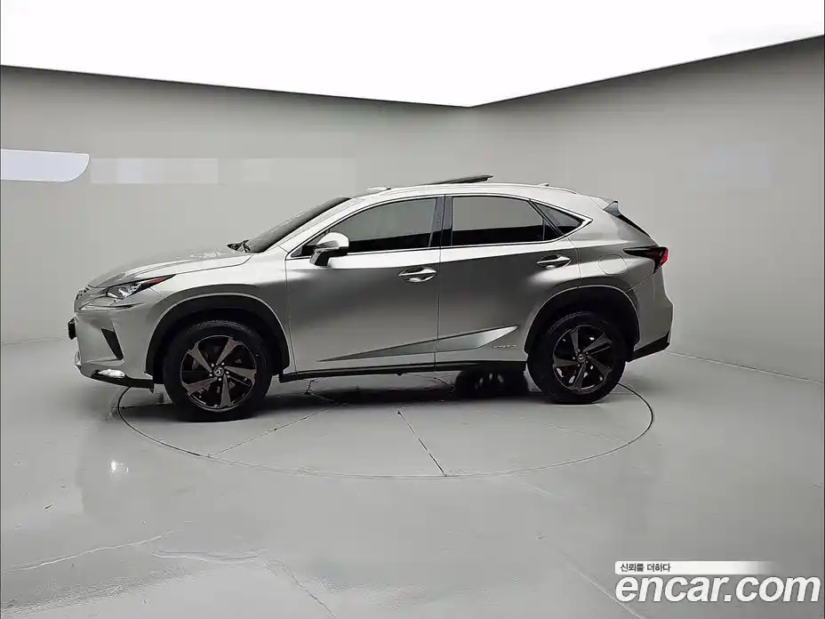 Lexus NX 2021 2.5 Автомат в Москве № 214802, фото 2