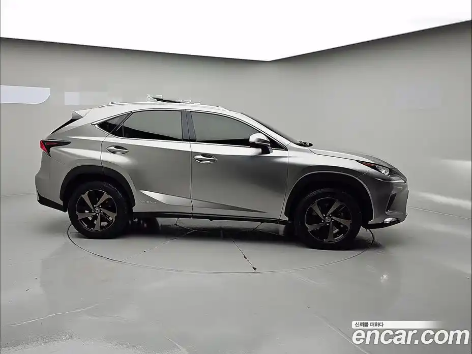 Lexus NX 2021 2.5 Автомат в Москве № 214802, фото 3