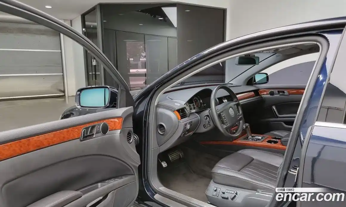 Volkswagen Phaeton 2008 3.0 Автомат в Москве № 215212, фото 6