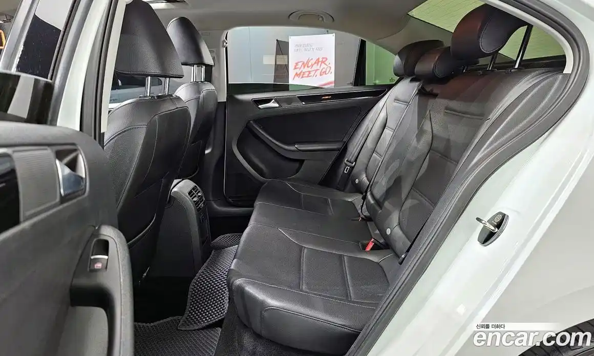 Volkswagen Jetta 2016 2.0 Автомат в Москве № 215267, фото 18