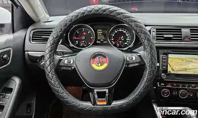 Volkswagen Jetta 2016 2.0 Автомат в Москве № 215267, миниатюра 5