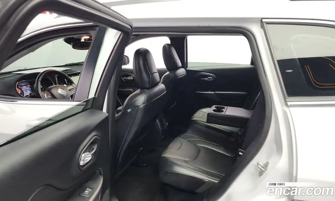 Jeep Cherokee 2021 2.4 Автомат в Москве № 215466, фото 13