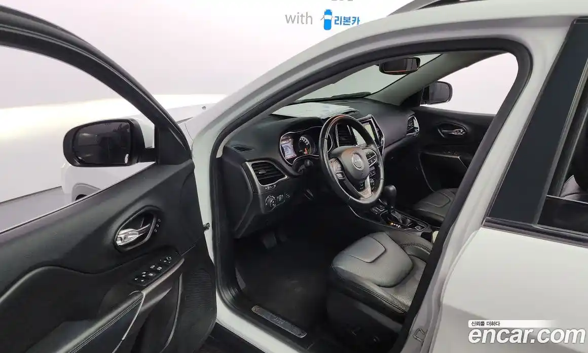 Jeep Cherokee 2021 2.4 Автомат в Москве № 215466, фото 18