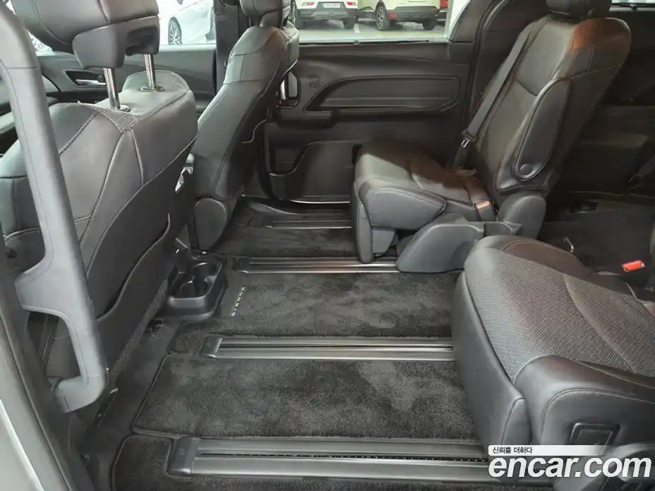 Toyota Sienna 2025 2.5 Вариатор в Москве № 215576, фото 14