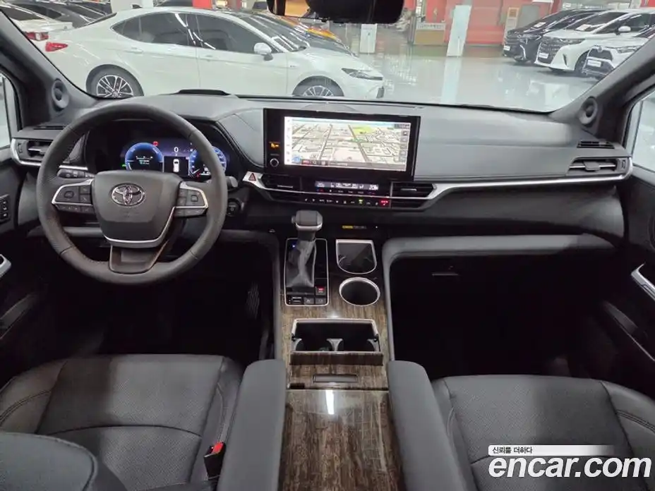 Toyota Sienna 2025 2.5 Вариатор в Москве № 215576, фото 15