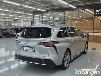 Toyota Sienna 2025 2.5 Вариатор в Москве № 215576, миниатюра 2