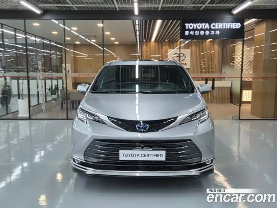 Toyota Sienna 2025 2.5 Вариатор в Москве № 215576, фото 3