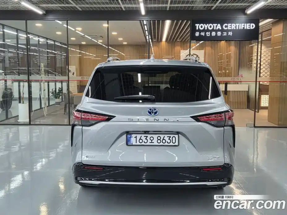 Toyota Sienna 2025 2.5 Вариатор в Москве № 215576, фото 4
