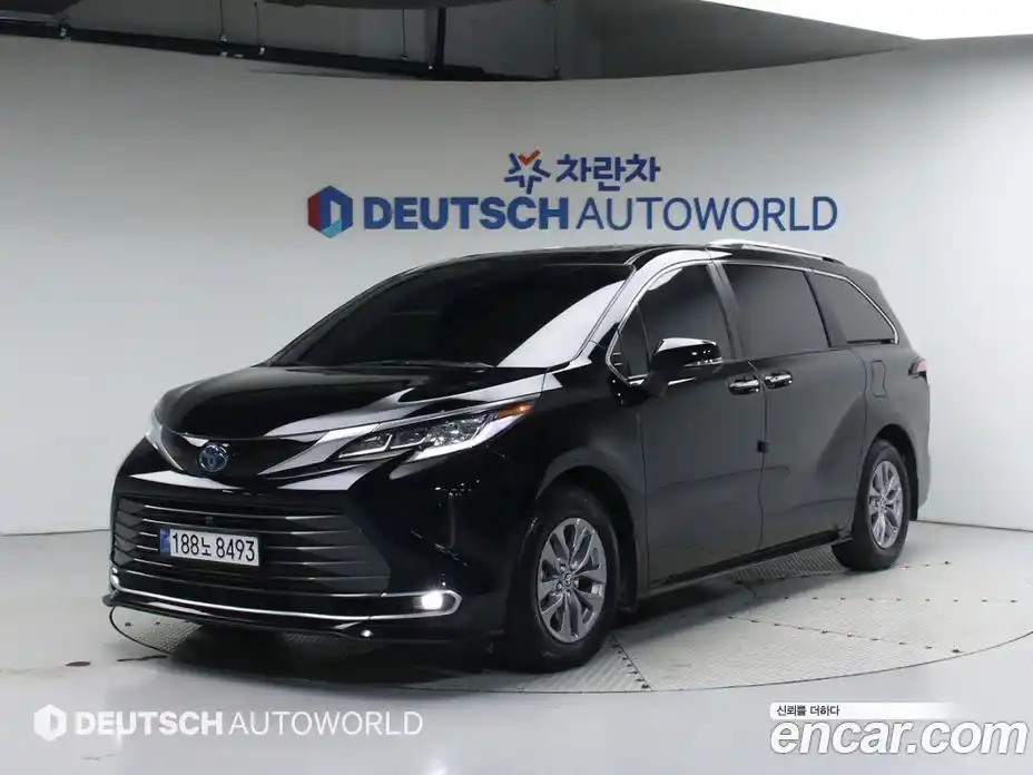 Toyota Sienna 2024 2.5 Автомат в Москве № 215645, фото 1