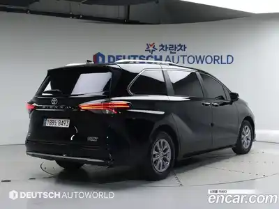 Toyota Sienna 2024 2.5 Автомат в Москве № 215645, миниатюра 2