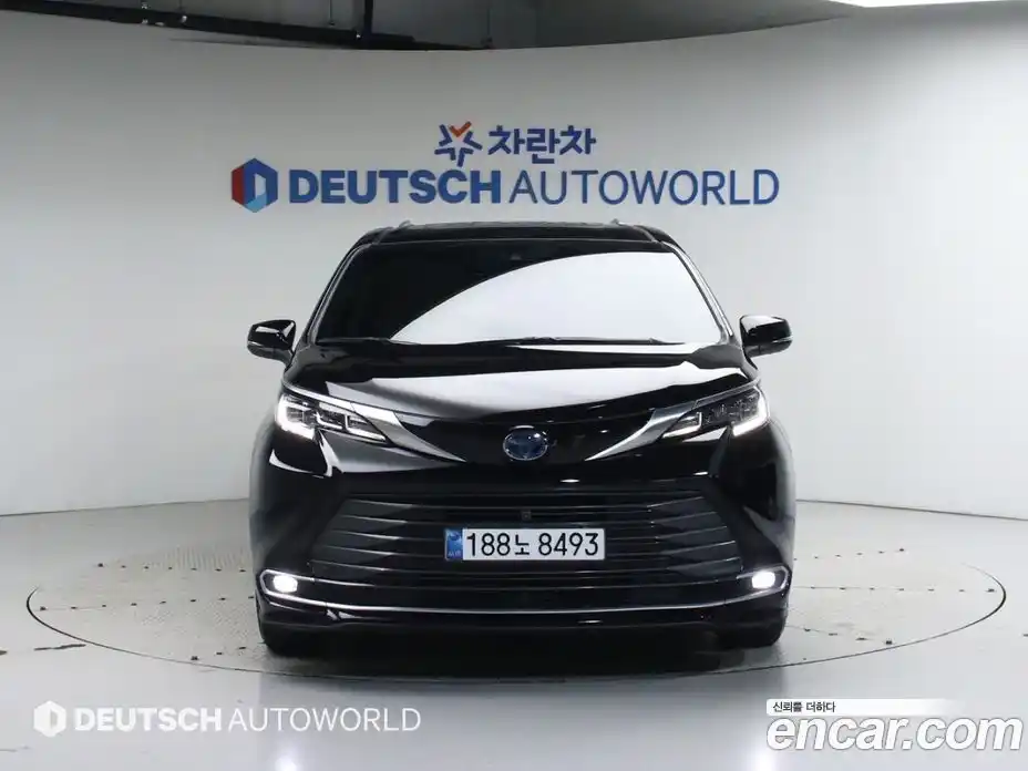 Toyota Sienna 2024 2.5 Автомат в Москве № 215645, фото 3