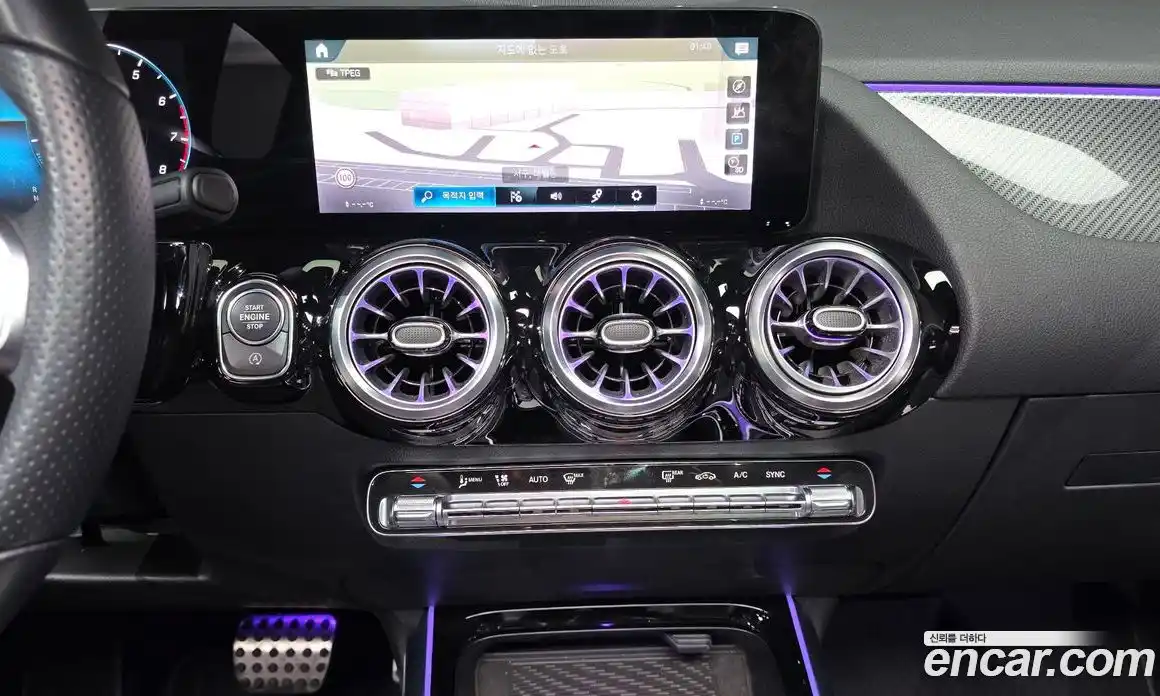 Mercedes-Benz GLA-Class 2023 2.0 Автомат в Москве № 224632, фото 16