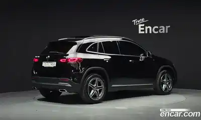 Mercedes-Benz GLA-Class 2023 2.0 Автомат в Москве № 224632, миниатюра 2