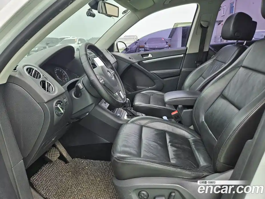 Volkswagen Tiguan 2014 2.0 Автомат в Москве № 226616, фото 6