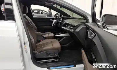 Audi Q4 e-tron 2025 0.2 Автомат в Москве № 227939, миниатюра 11