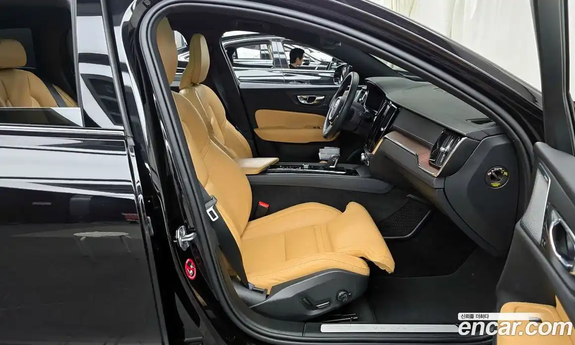 Volvo V60 2021 2.0 Автомат в Москве № 230397, фото 11