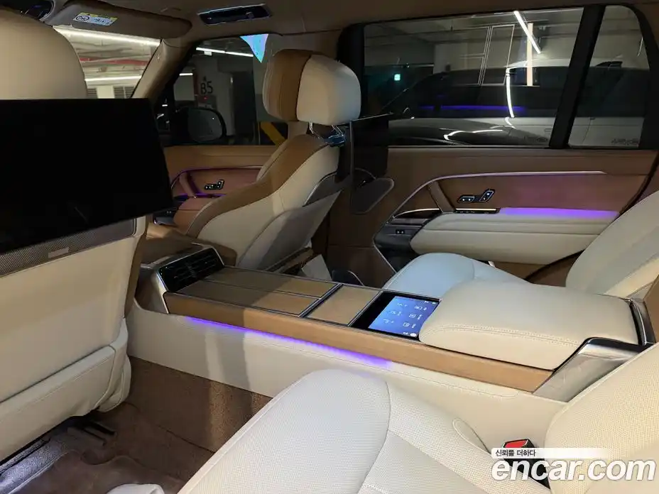 Land Rover Range-Rover 2023 4.4 Автомат в Москве № 231299, фото 15