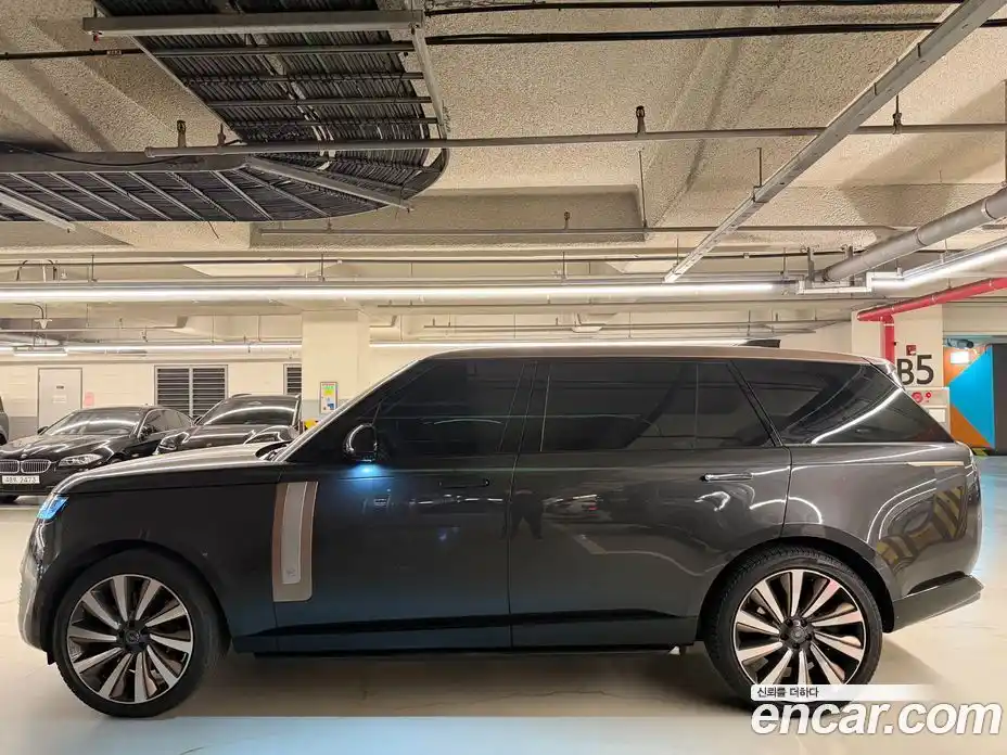 Land Rover Range-Rover 2023 4.4 Автомат в Москве № 231299, фото 7