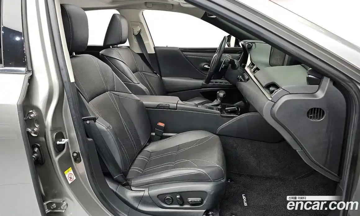 Lexus ES 2019 2.5 Автомат в Москве № 232017, фото 12