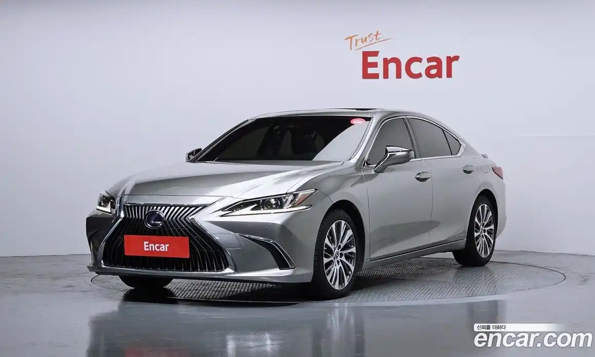 Lexus ES 2019 2.5 Автомат в Москве № 232017, фото 4
