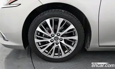Lexus ES 2019 2.5 Автомат в Москве № 232017, миниатюра 5