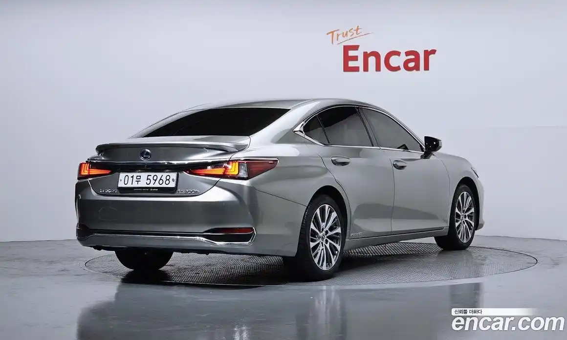 Lexus ES 2019 2.5 Автомат в Москве № 232017, фото 7