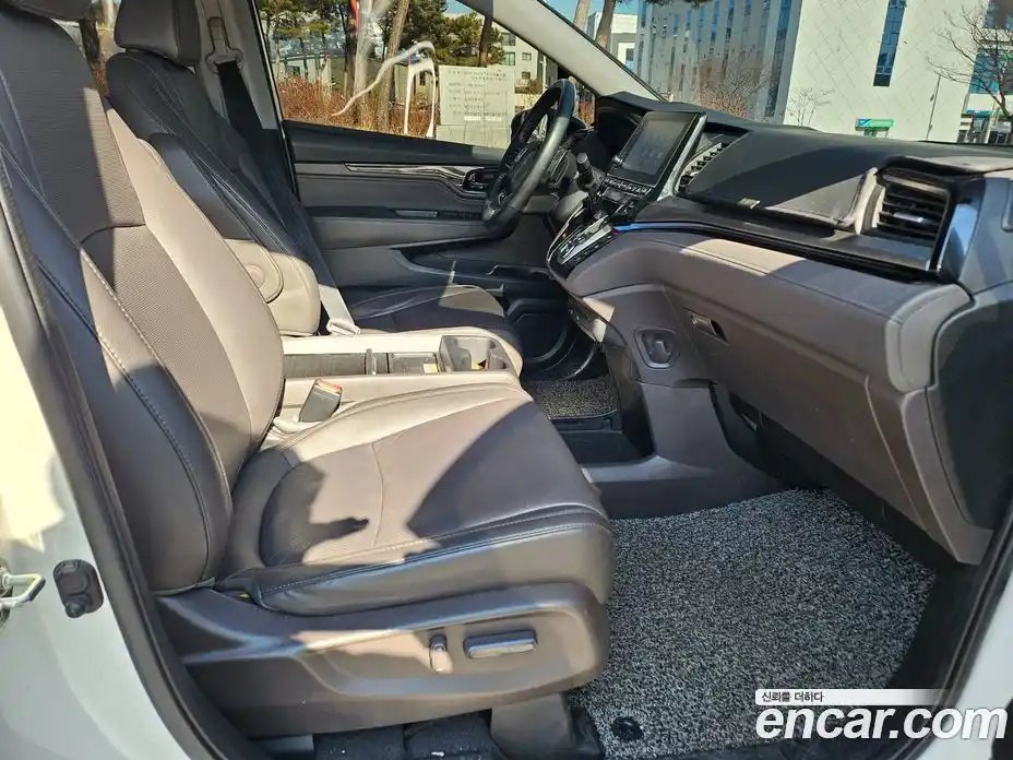 Honda Odyssey 2019 3.5 Автомат в Москве № 232980, фото 14