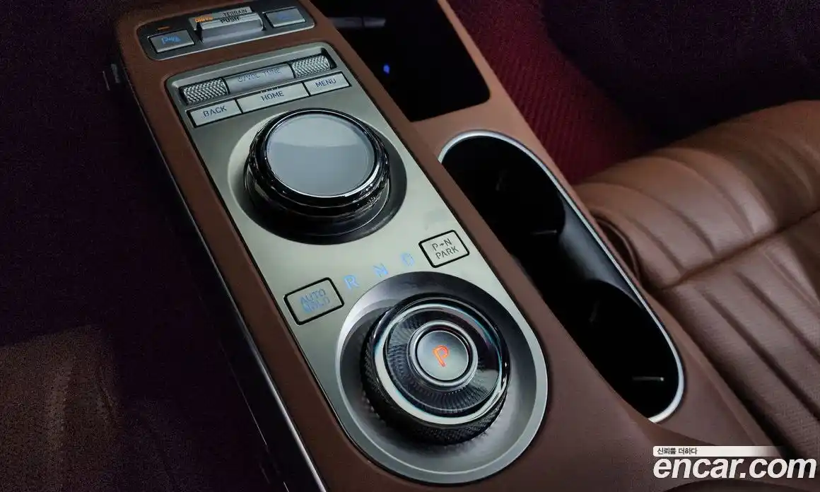 Genesis GV70 2023 2.5 Автомат в Москве № 24276, фото 6