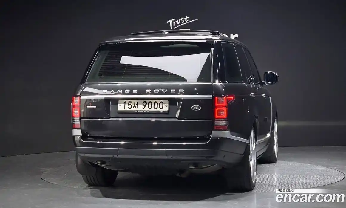 Land Rover Range-Rover 2015 4.4 Автомат в Москве № 252829, фото 14