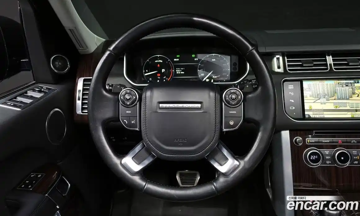 Land Rover Range-Rover 2015 4.4 Автомат в Москве № 252829, фото 17